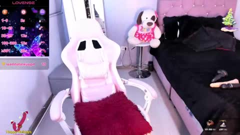 Snapshot of kenia_thompson01 chatting on 12-20-24, 11:05 01 online show from 12-20-24, 11:05