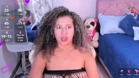 Snapshot of kenia_thompson01 chatting on 02-19-25, 09:14 01 online show from 02-19-25, 09:14