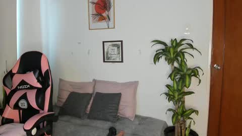 Snapshot of kenia_thompson01 chatting on 11-23-25, 01:22 01 online show from 11-23-25, 01:22