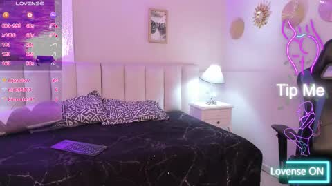 keniavelvet  online show from 03-11-26, 08:37