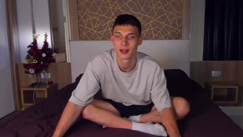 Peter     online show from 01-04-25, 06:09