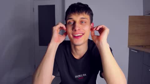 Peter     online show from 11-29-25, 01:19