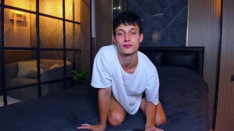 Peter     online show from 04-08-26, 05:57