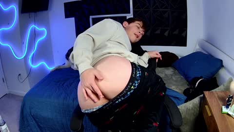 Snapshot of kentuckydrake chatting on 12-06-24, 03:30 Drake online show from 12-06-24, 03:30