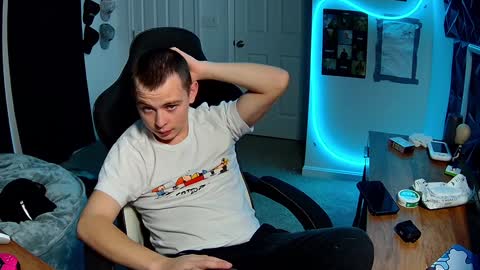 Snapshot of kentuckydrake chatting on 01-15-25, 03:22 Drake online show from 01-15-25, 03:22