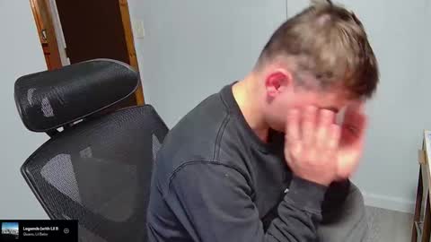 Snapshot of kentuckydrake chatting on 11-13-25, 01:26 Drake online show from 11-13-25, 01:26