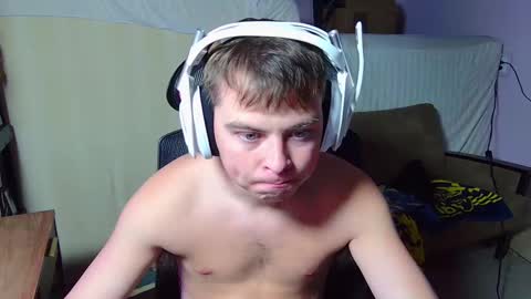 Snapshot of kentuckydrake chatting on 11-26-25, 01:17 Drake online show from 11-26-25, 01:17