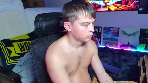 Snapshot of kentuckydrake chatting on 12-03-25, 01:13 Drake online show from 12-03-25, 01:13