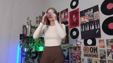 Snapshot of kenyattawestermark chatting on 12-21-25, 09:16 Lisa online show from 12-21-25, 09:16