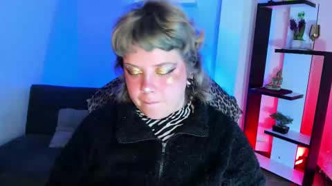 Kenzie online show from 11-20-25, 06:02