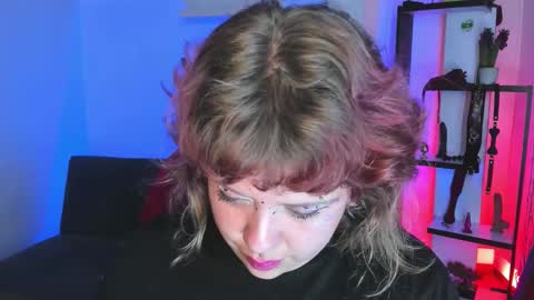 Kenzie online show from 12-19-25, 06:42