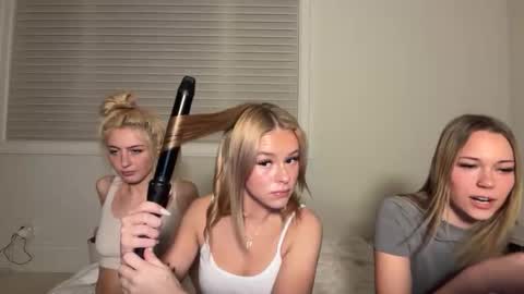 kenziesmithh online show from 11-26-25, 04:24