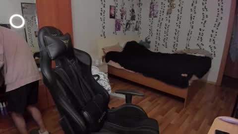 Snapshot of keorinav chatting on 11-26-25, 11:11 Looking for a moderator I PVT IS OPEN online show from 11-26-25, 11:11