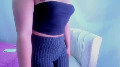 Snapshot of kerly_greys chatting on 05-27-26, 09:12 Kerly greys online show from 05-27-26, 09:12