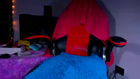 Snapshot of kerlysmith24 chatting on 12-18-24, 08:47 Kerlysmith24 online show from 12-18-24, 08:47