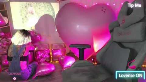 Snapshot of kerry_kirk chatting on 02-10-26, 10:03 Kerry online show from 02-10-26, 10:03