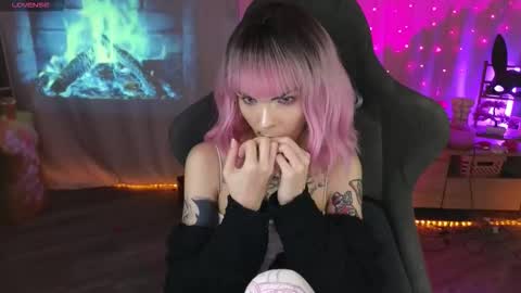 Snapshot of kerry_kirk chatting on 03-13-26, 12:17 Kerry online show from 03-13-26, 12:17