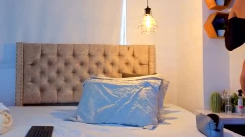 Kery Hillson online show from 03-29-26, 01:44