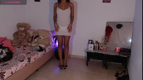 Mia  online show from 04-23-26, 08:33