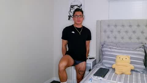 Snapshot of kevinkham chatting on 10-16-25, 12:11 kevinkham online show from 10-16-25, 12:11