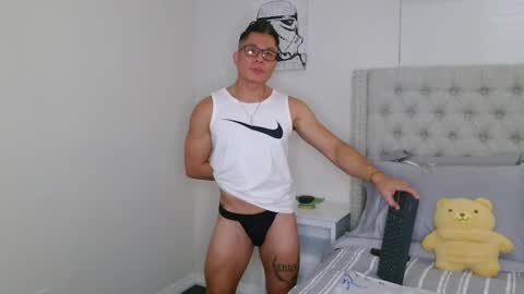 Snapshot of kevinkham chatting on 10-17-25, 12:01 kevinkham online show from 10-17-25, 12:01