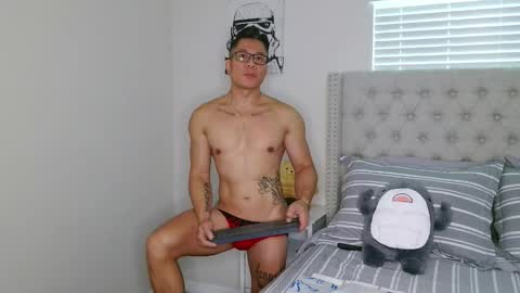 Snapshot of kevinkham chatting on 10-19-25, 02:50 kevinkham online show from 10-19-25, 02:50