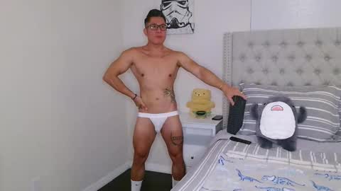 Snapshot of kevinkham chatting on 10-21-25, 11:27 kevinkham online show from 10-21-25, 11:27