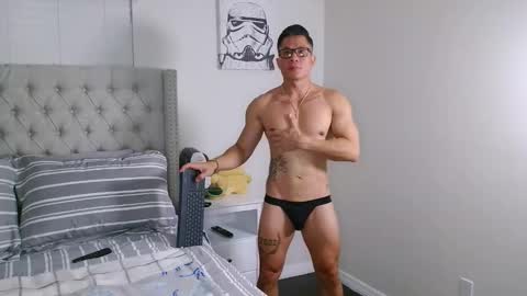 Snapshot of kevinkham chatting on 10-28-25, 12:47 kevinkham online show from 10-28-25, 12:47