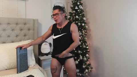 Snapshot of kevinkham chatting on 11-21-25, 12:54 kevinkham online show from 11-21-25, 12:54