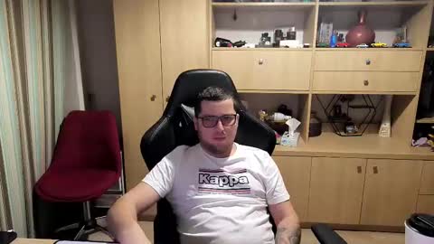 Snapshot of kevinnlovely95 chatting on 12-02-25, 11:34 Kevinn online show from 12-02-25, 11:34