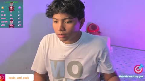 Snapshot of kevinxlvx chatting on 12-25-24, 11:10 kevin and ottis online show from 12-25-24, 11:10