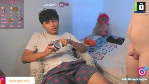 Snapshot of kevinxlvx chatting on 01-01-25, 12:00 kevin and ottis online show from 01-01-25, 12:00