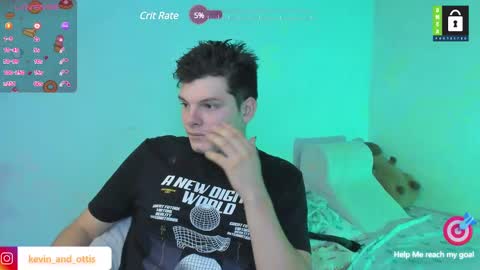 Snapshot of kevinxlvx chatting on 01-12-25, 12:49 kevin and ottis online show from 01-12-25, 12:49