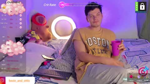 Snapshot of kevinxlvx chatting on 01-23-25, 01:08 kevin and ottis online show from 01-23-25, 01:08