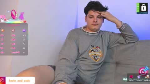 Snapshot of kevinxlvx chatting on 10-14-25, 01:06 kevin and ottis online show from 10-14-25, 01:06