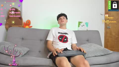 Snapshot of kevinxlvx chatting on 10-27-25, 04:05 kevin and ottis online show from 10-27-25, 04:05