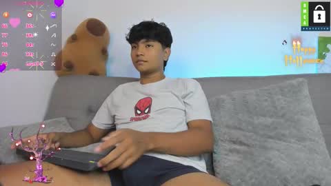 Snapshot of kevinxlvx chatting on 10-28-25, 01:09 kevin and ottis online show from 10-28-25, 01:09