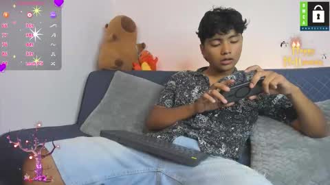 Snapshot of kevinxlvx chatting on 10-29-25, 11:17 kevin and ottis online show from 10-29-25, 11:17