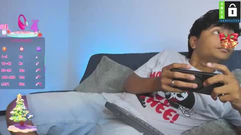 Snapshot of kevinxlvx chatting on 11-10-25, 11:15 kevin and ottis online show from 11-10-25, 11:15