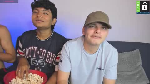 Snapshot of kevinxlvx chatting on 11-13-25, 11:58 kevin and ottis online show from 11-13-25, 11:58