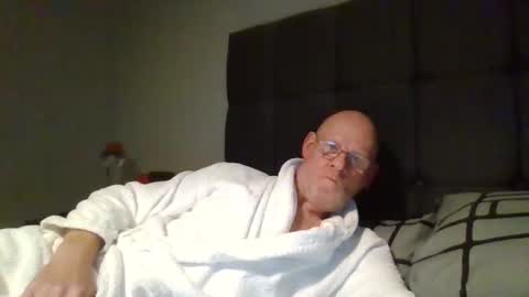 Snapshot of kevlooking4sez chatting on 02-08-25, 11:24 kevlooking4sez online show from 02-08-25, 11:24