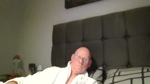 Snapshot of kevlooking4sez chatting on 02-16-25, 10:43 kevlooking4sez online show from 02-16-25, 10:43