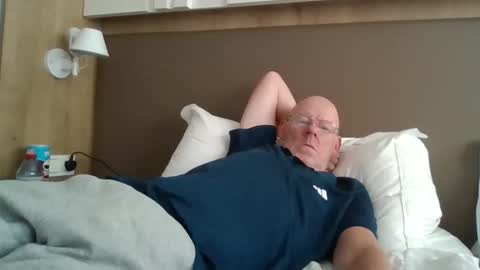 Snapshot of kevlooking4sez chatting on 10-12-25, 03:44 kevlooking4sez online show from 10-12-25, 03:44