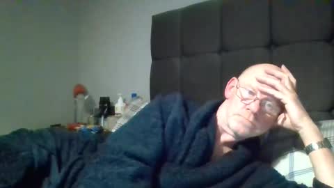 Snapshot of kevlooking4sez chatting on 12-15-25, 12:26 kevlooking4sez online show from 12-15-25, 12:26
