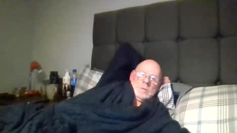 Snapshot of kevlooking4sez chatting on 12-19-25, 01:12 kevlooking4sez online show from 12-19-25, 01:12