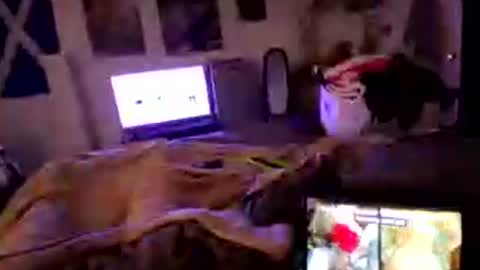 Small package Peter online show from 08-03-26, 01:05
