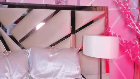 Snapshot of keyla_noa chatting on 05-18-26, 11:27 Keyla noa online show from 05-18-26, 11:27