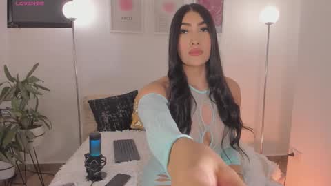 Snapshot of keylahart chatting on 12-17-25, 03:12 IG LAUKEY online show from 12-17-25, 03:12