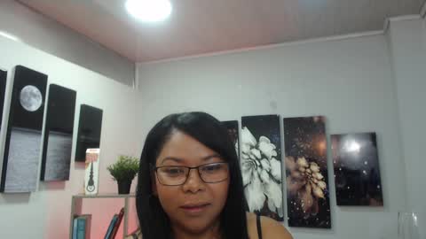 Snapshot of keylathomson chatting on 01-05-25, 12:53 Keyla online show from 01-05-25, 12:53