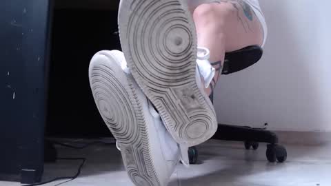     online show from 10-22-25, 04:18